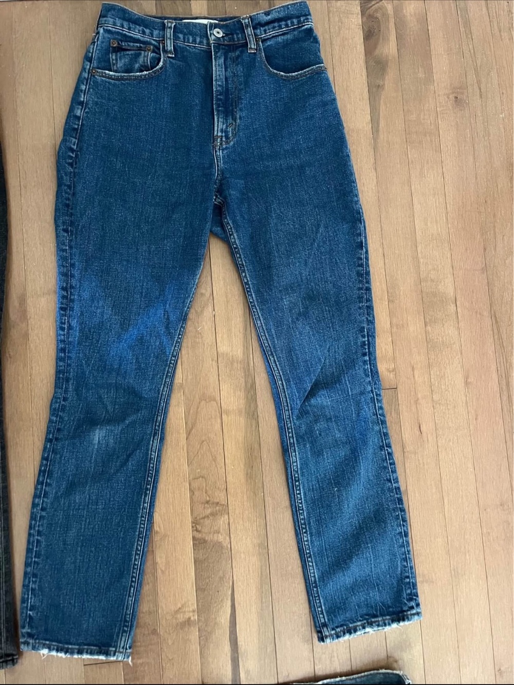 Abercrombie & Fitch Medium Wash Slim Straight Blue Jeans in Regular Fit